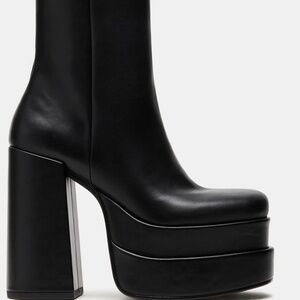 Steve Madden - Cobra Black Boots